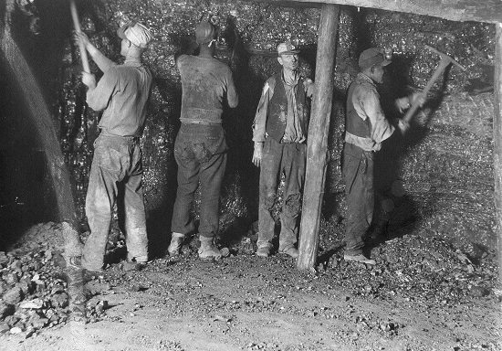 Relief Work in the West Virginia Coal Fields | American Friends Service ...