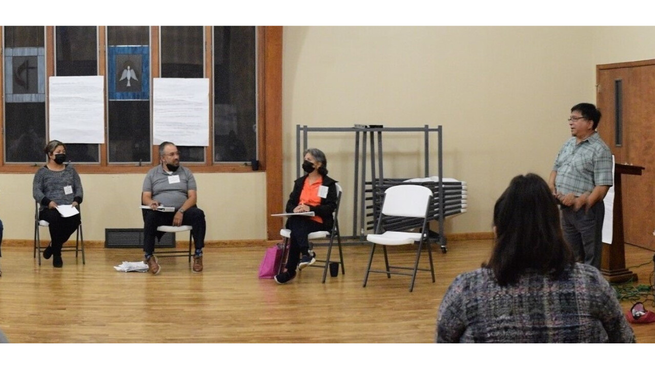 Pedro Sosa of AFSC leads a Know Your Rights workshop.