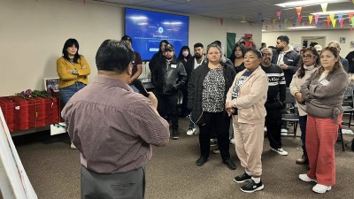 Pedro Sosa leads a popular assembly.