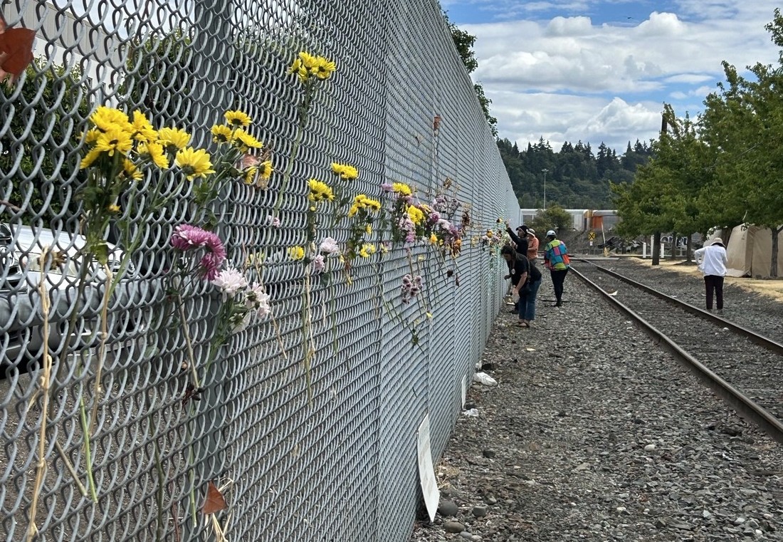 /sites/default/files/2026-08/pb_132193_quaker-solidarity-day-at-northwest-detention-center-scr.jpg