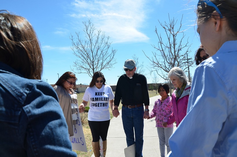 Rally at the GEO Detention Center outside Denver (Photo: Gabriela Flora)