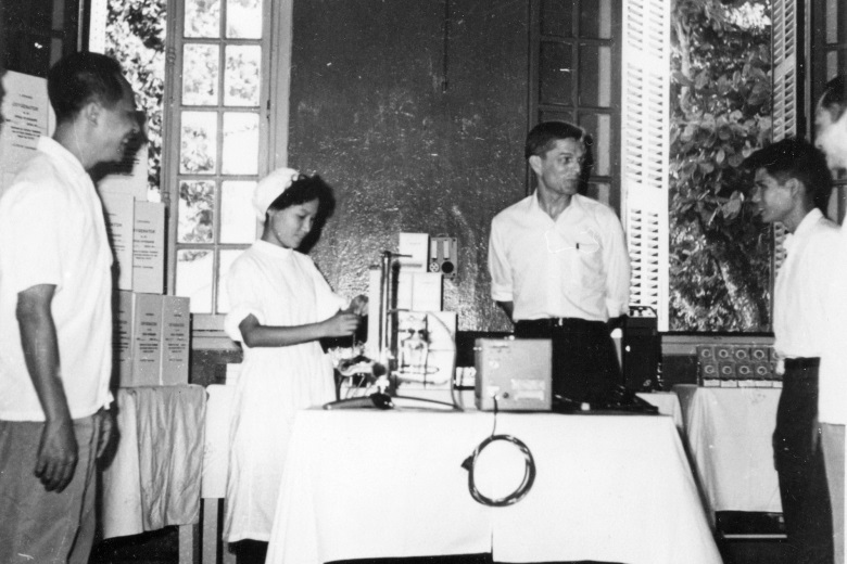 AFSC also defied the US embargo to send medical supplies to North Vietnam. Here, a staffer delivers cardiac surgery equipment to the Viet-German Friendship Hospital in Hanoi in 1969. (AFSC archives)